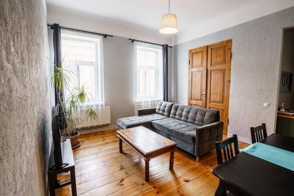 Two Bedroom Ausekla Apartment Liepāja Eksteriør bilde